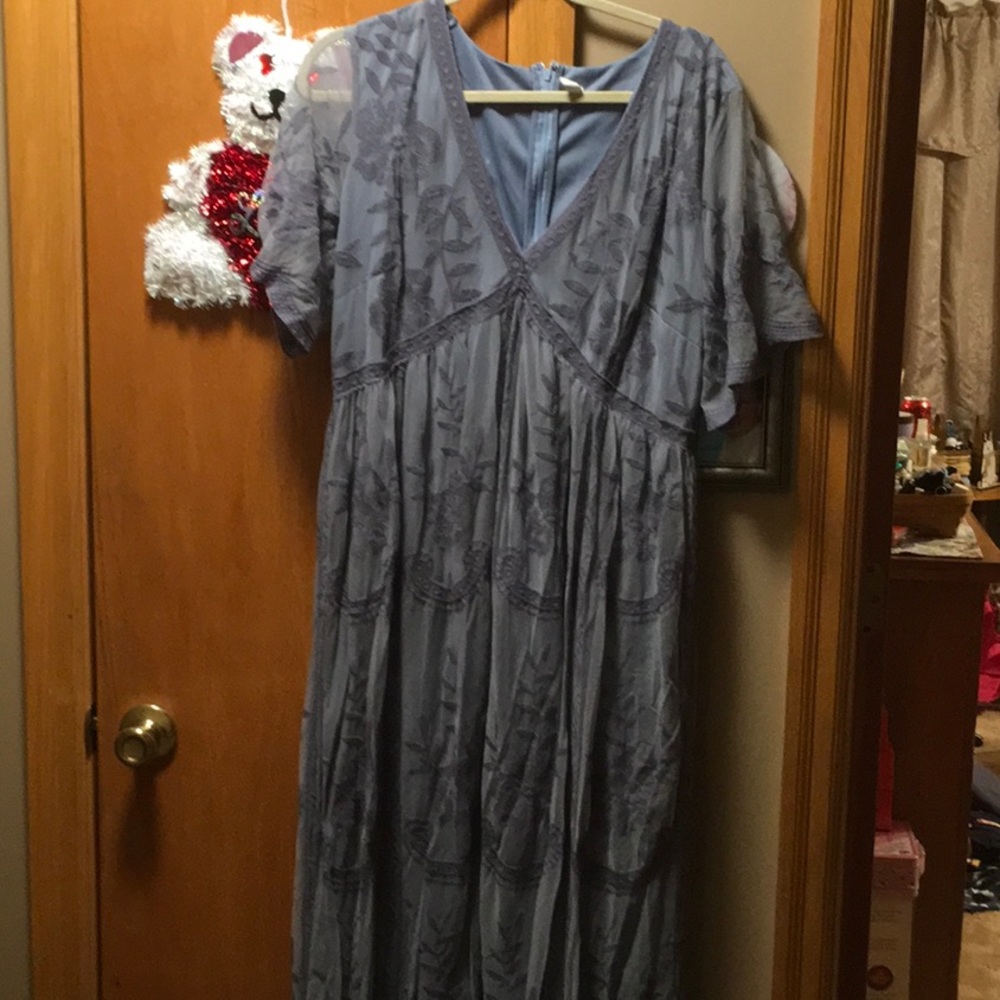 Ladies Pink Blush Maxie Dress. Lining with embroidered lace over lining. Size XL